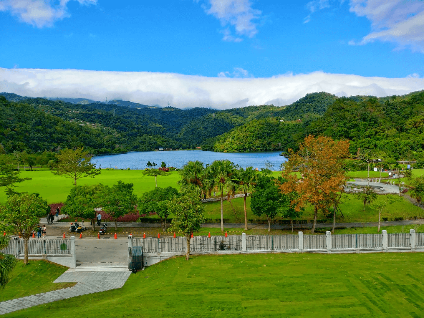 宜蘭寵物旅遊-龍潭湖畔悠活園區